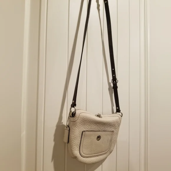 Coach Pebble Leather Chelsea - Picture 9 of 9